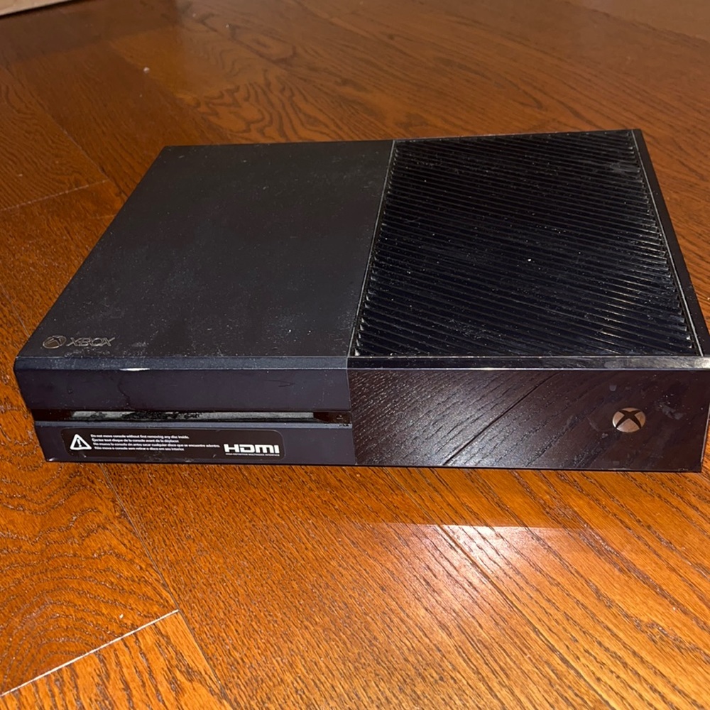 Xbox One (500 gb version) bundle with games